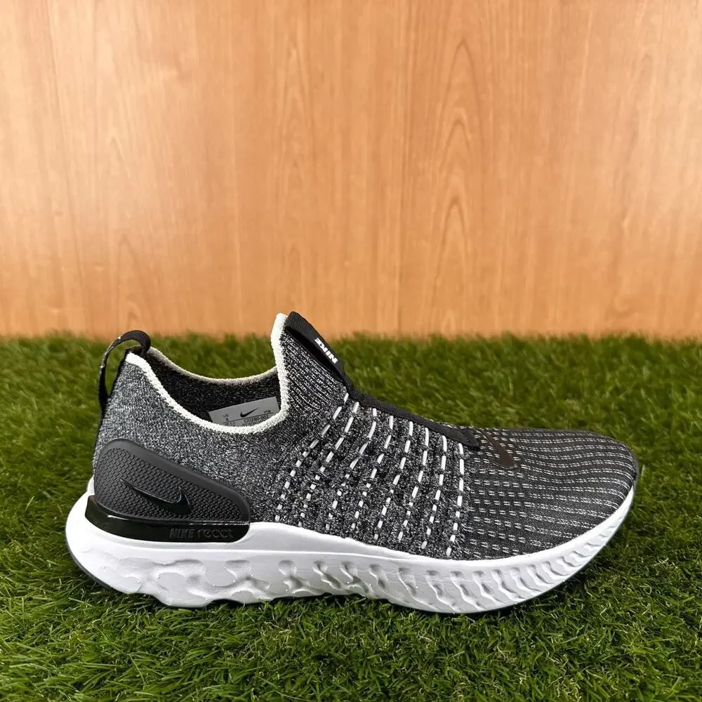 Nike React Phantom Run Flyknit 2 Oreo CJ0280-002 Women's Sz 8 / Men's Sz 6.5